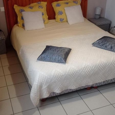 Chambre D'Hotes Les Ormeaux Saint-Georges-des-Côteaux Eksteriør bilde